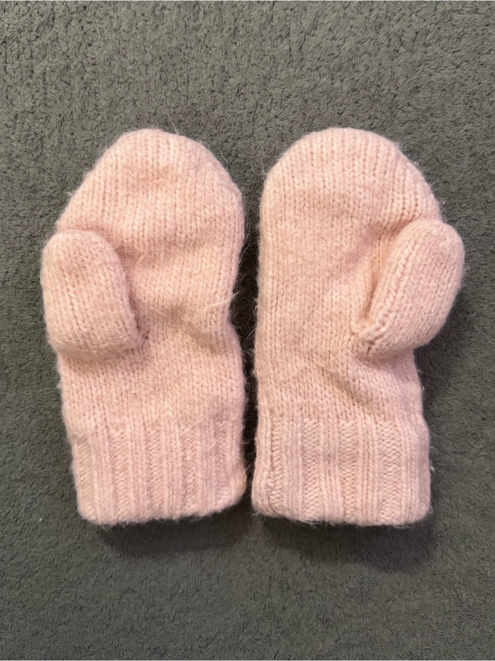Uniqlo Kids Pink Cable Knit Mittens S/M Ages 3-8 Winter Gloves